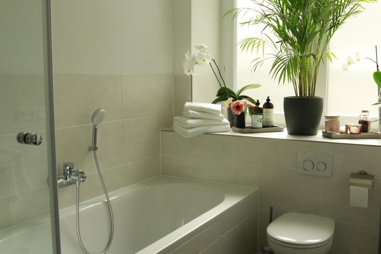 Am City Apartment 24H Self-Check-In, Free Parking, U-Bahn 350M, Netflix Nuremberg Exterior photo